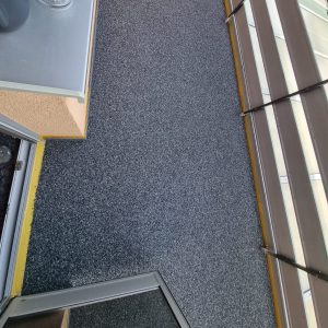 Fugenloser Steinteppich als moderner Bodenbelag