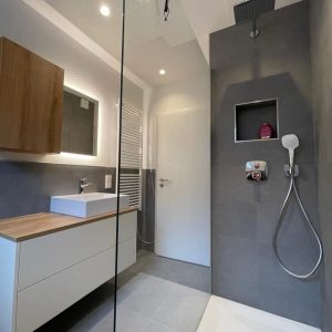 Neues Bad nach Sanierung von Fliesen Design Funk